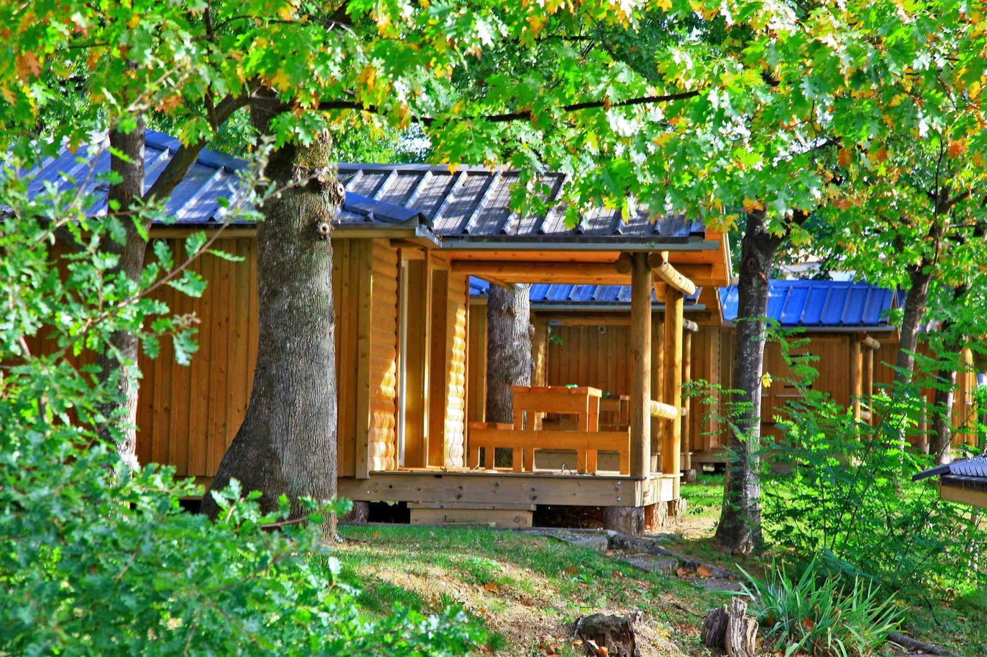 Albirondack Camping Lodge & Spa Exterior photo