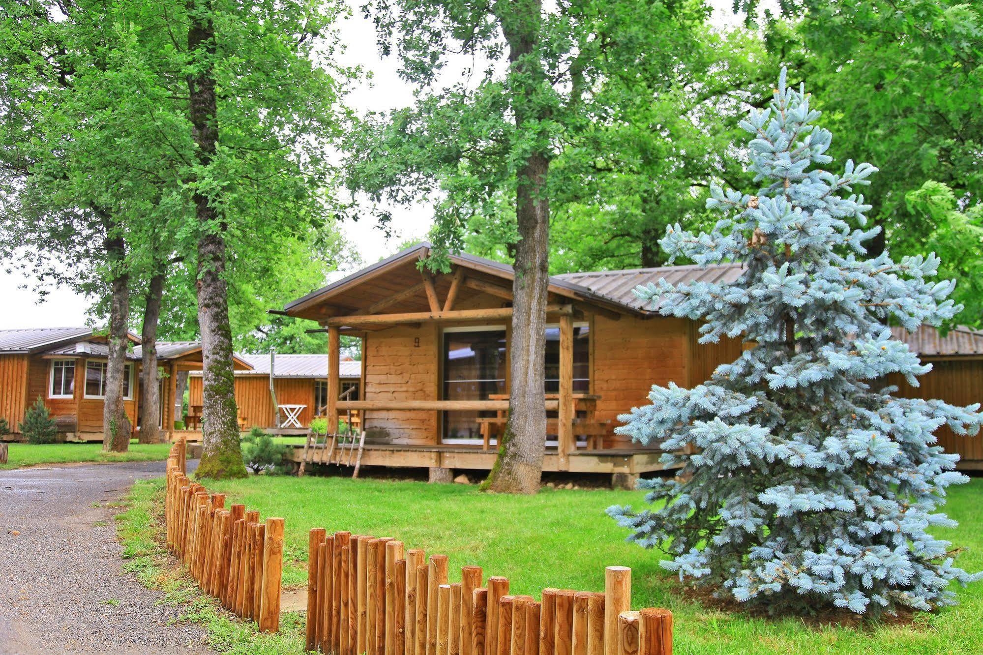 Albirondack Camping Lodge & Spa Exterior photo